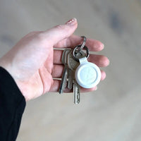 TravelTag for iPhone (iOS) - Water - resistant - Ash White - Xtorm NL